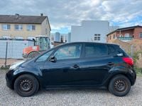 Second-hand Kia Venga 128 CP (94 kW) 2012 Negru Hatchback