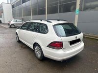 Gebraucht VW Golf VI 105 PS (77 kW) 2011 Weiß Kleinwagen