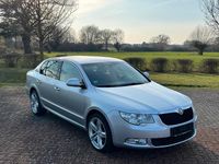 Gebraucht Skoda Superb 160 PS (117 kW) 2009 Silber Limousine