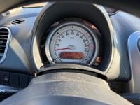 Gebraucht Opel Agila 94 PS (69 kW) 2012 Silber Kleinwagen