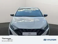 Neu Hyundai i20 Blackline 90 PS (66 kW) 2025 Weiß Kleinwagen