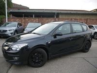 Gebraucht Hyundai i30 126 PS (92 kW) 2011 Schwarz Kombi