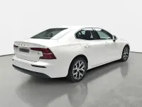 Gebraucht Volvo S60 Core 197 PS (144 kW) 2024 Christal white metallic Limousine