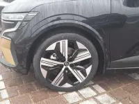 Gebraucht Renault Megane E-Tech Iconic 160 kW (218 PS) 2023 Blackpearlschwarz/ grau Limousine