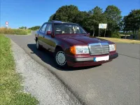 Gebraucht Mercedes E230 132 PS (97 kW) 1990 Rot Limousine