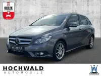 Gebraucht Mercedes B200 Sport 156 PS (114 kW) 2014 Grau Van / Kleinbus
