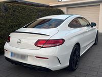 Gebraucht Mercedes C300 245 PS (180 kW) 2022 Weiß Coupé