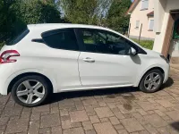 Gebraucht Peugeot 208 82 PS (60 kW) 2013 Weiß Kleinwagen