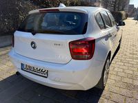 Gebraucht BMW 114 Sport Line 102 PS (75 kW) 2014 Weiß Kleinwagen