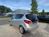 Gebraucht Opel Meriva Design Edition 101 PS (74 kW) 2011 Silber Van / Kleinbus