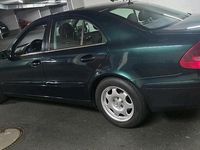Gebraucht Mercedes E240 170 PS (125 kW) 2003 Grün Limousine
