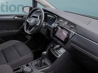 Second-hand VW Touran 150 CP (110 kW) 2023 Albastru Monovolum