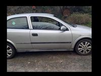 Second-hand Opel Astra 131 CP (96 kW) 2000 Argintiu Coupe