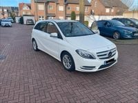 Gebraucht Mercedes B200 156 PS (114 kW) 2014 Weiß Van / Kleinbus