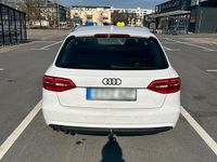 Gebraucht Audi A4 143 PS (105 kW) 2012 Weiß Kombi