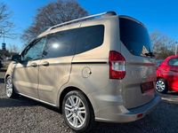 Gebraucht Ford Tourneo Courier Titanium 101 PS (74 kW) 2015 Silber Van / Kleinbus