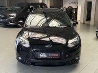 Gebraucht Ford Focus ST 250 PS (183 kW) 2013 Schwarz Limousine
