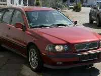 Gebraucht Volvo V40 125 PS (91 kW) 2000 Rot Kombi