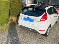 Gebraucht Ford Fiesta 83 PS (61 kW) 2011 Weiß Kleinwagen