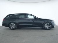 Gebraucht Mercedes E450 Premium 381 PS (280 kW) 2024 Obsidianschwarz Limousine