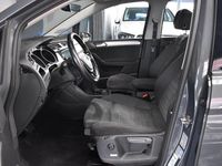 Gebraucht VW Touran Comfortline 150 PS (110 kW) 2022 Grau Van / Kleinbus