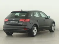 Gebraucht Audi A3 Comfort 131 PS (96 kW) 2020 Schwarz Limousine