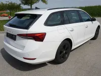 Gebraucht Skoda Octavia Ambition 150 PS (110 kW) 2023 Bila candy/candyweiss Kombi