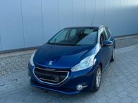 Gebraucht Peugeot 208 70 PS (51 kW) 2012 Blau Kleinwagen