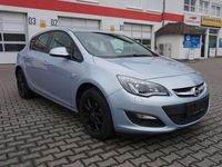 Gebraucht Opel Astra Energy 140 PS (102 kW) 2014 Diamant blau(m2) / diam silb Kleinwagen