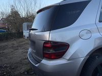 Gebraucht Mercedes ML320 224 PS (164 kW) 2005 Silber SUV
