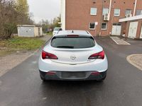Gebraucht Opel Astra GTC Edition 120 PS (88 kW) 2011 Andere farben Coupé