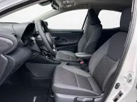 Neu Toyota Yaris Hybrid 116 PS (85 kW) 2025 Weiß Limousine