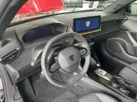 Second-hand Peugeot e-2008 Allure 114 kW (156 CP) 2024 Negru SUV