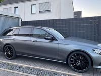 Gebraucht Mercedes E220 Style 194 PS (142 kW) 2018 Grau Kombi