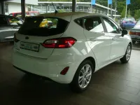 Gebraucht Ford Fiesta Titanium 101 PS (74 kW) 2023 Frostweiß Kleinwagen