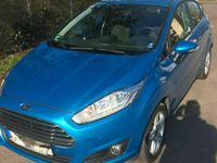 Gebraucht Ford Fiesta Titanium 125 PS (91 kW) 2014 Blau metallic Kleinwagen