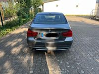 Second-hand BMW 320 177 CP (130 kW) 2010 Gri Berlinǎ