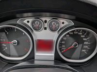 Gebraucht Ford Kuga 143 PS (105 kW) 2011 Weiß SUV