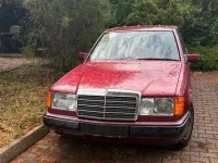 Gebraucht Mercedes 230 136 PS (100 kW) 1991 Rot Limousine