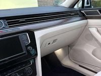 Gebraucht VW Passat Highline 239 PS (175 kW) 2016 Weiß Kombi