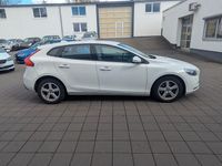 Gebraucht Volvo V40 122 PS (89 kW) 2015 Weiß Limousine