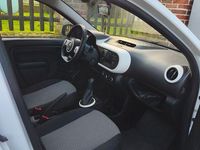 Gebraucht Renault Twingo Life 69 PS (50 kW) 2016 Weiß Kleinwagen