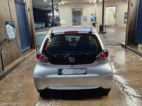Gebraucht Toyota Aygo 68 PS (50 kW) 2013 Grau Kleinwagen