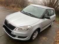 Gebraucht Skoda Fabia 44 PS (32 kW) 2010 Silber Kleinwagen