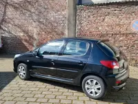 Gebraucht Peugeot 206+ 58 PS (42 kW) 2009 Schwarz Kleinwagen
