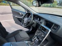 Gebraucht Volvo V60 120 PS (88 kW) 2016 Blau Kombi