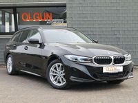 Gebraucht BMW 320 Performance 163 PS (119 kW) 2023 Schwarz ii/bonnet fluid black Kombi