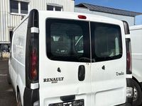 Gebraucht Renault Trafic 82 PS (60 kW) 2006 Weiß Van / Kleinbus