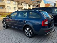 Gebraucht Skoda Octavia 140 PS (102 kW) 2011 Blau Kombi