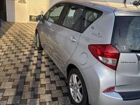 Gebraucht Subaru Trezia Active 90 PS (66 kW) 2013 Silber Kleinwagen